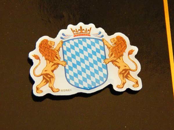 BAVARIAN CREST HAT LAPEL PIN