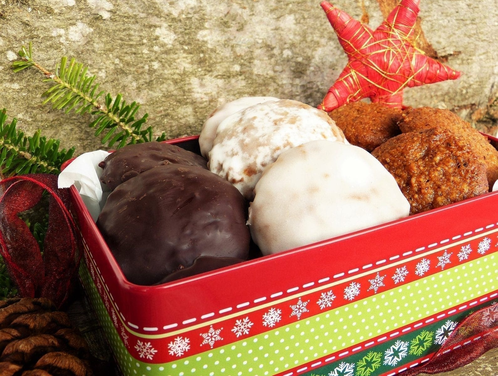 Traditional German Christmas Cookies- Recipes and Links to Buy