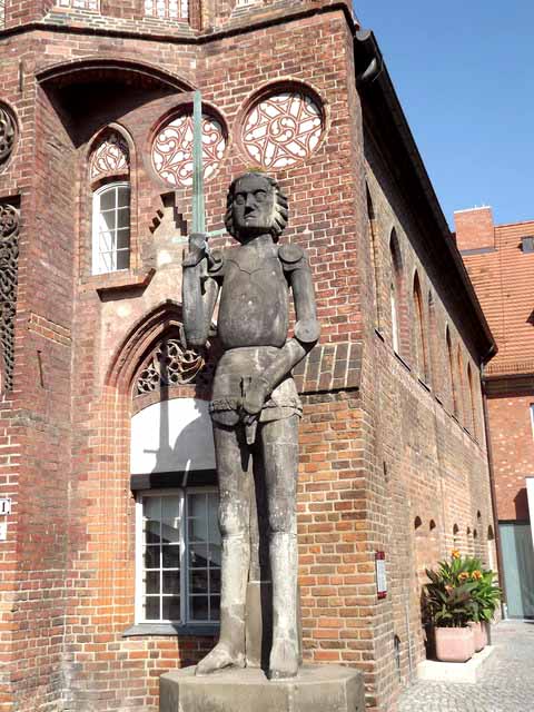 Statues of Roland - How Roland became an Important Symbol