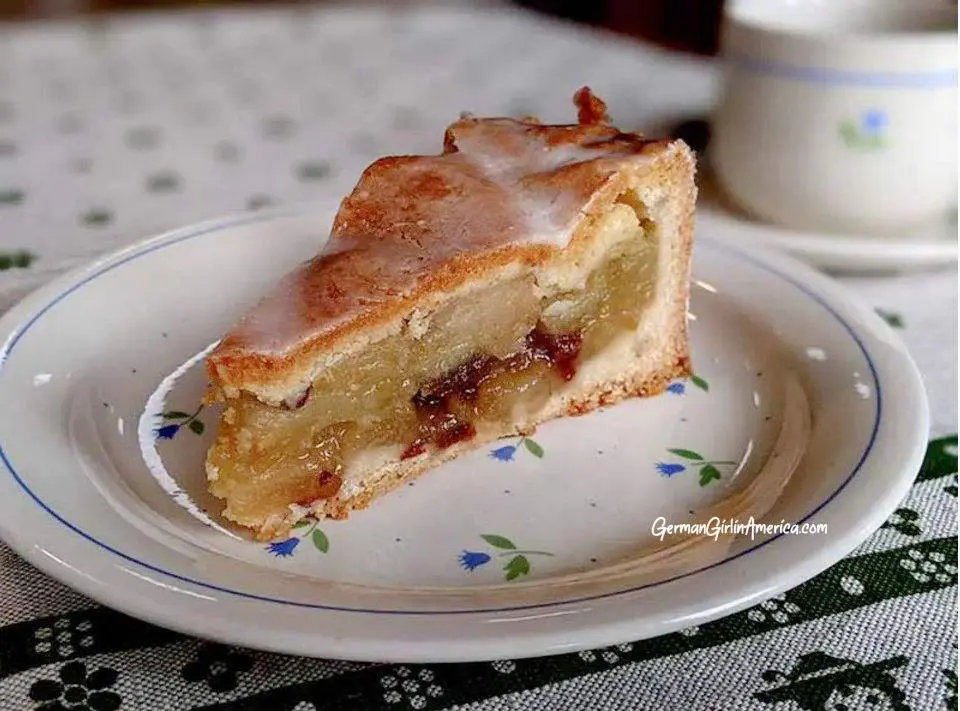 covered apple cake