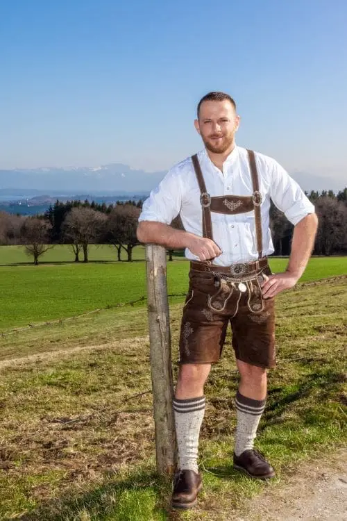 TRADITIONAL GERMAN LEDERHOSEN