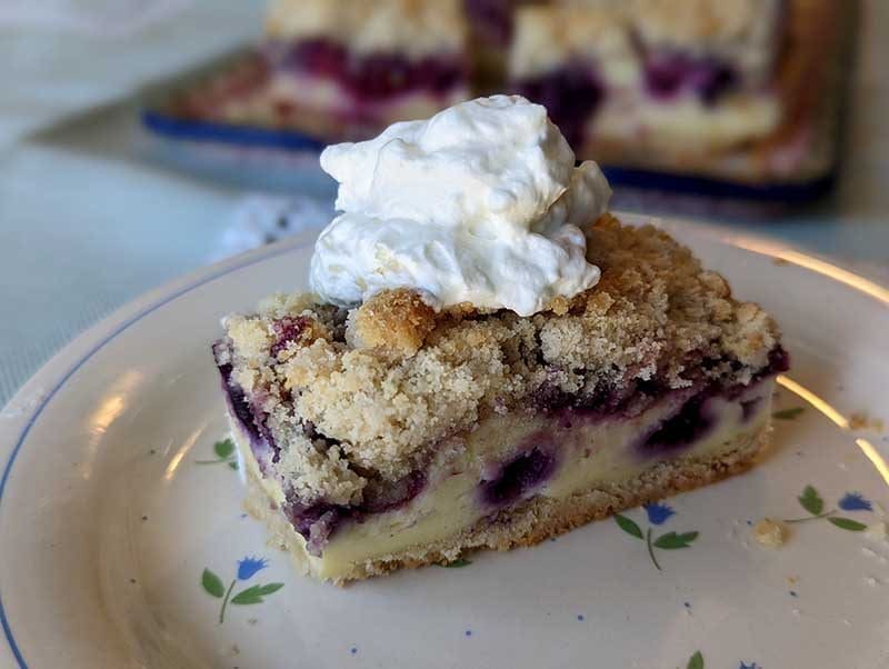 raspberry streusel cheesecake bars