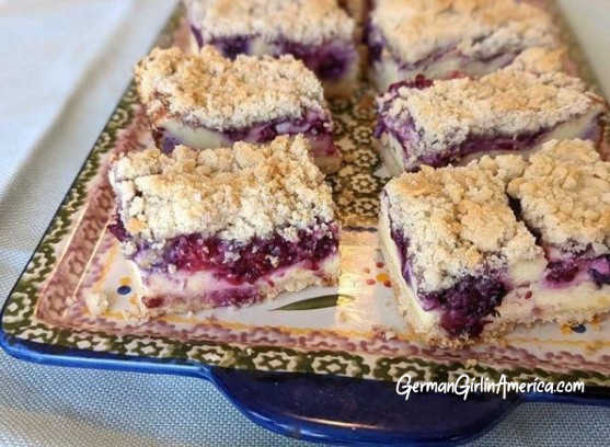 raspberry streusel cheesecake bars