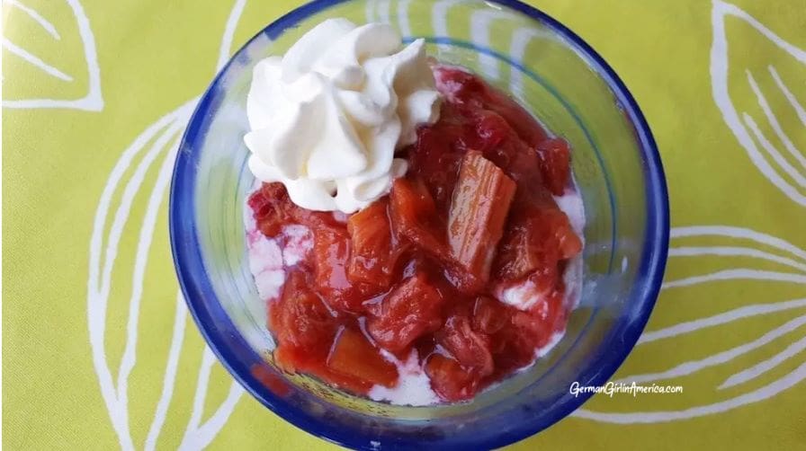 how to make rhubarb compote