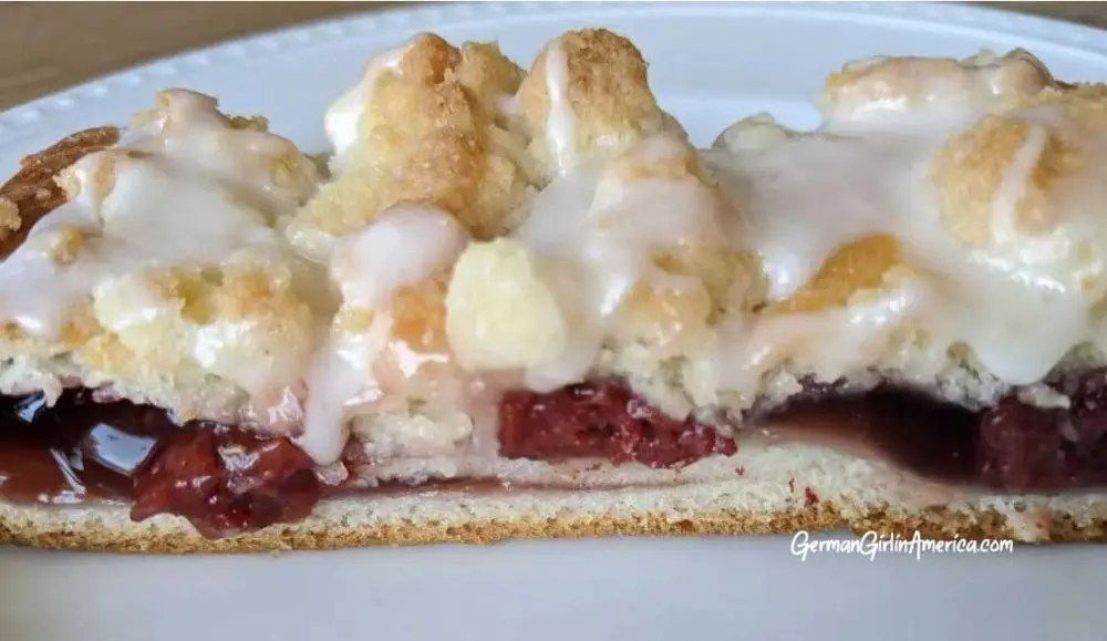 Silesian Poppy Seed Roll with Streusel 