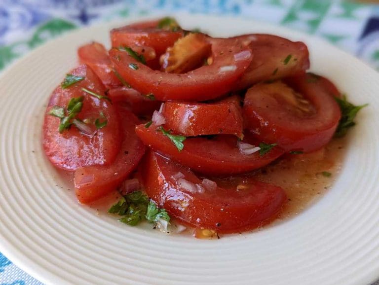 Make a Simple German Tomato Salad Recipe (with Variations)